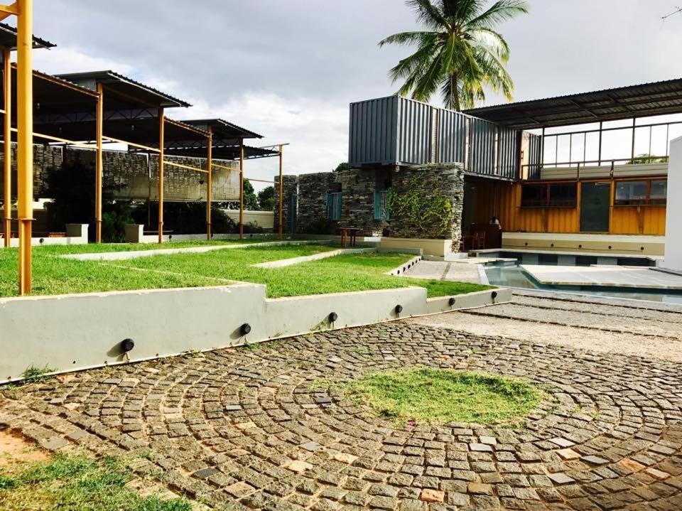 Tropicopia Hotel Mysore Bagian luar foto